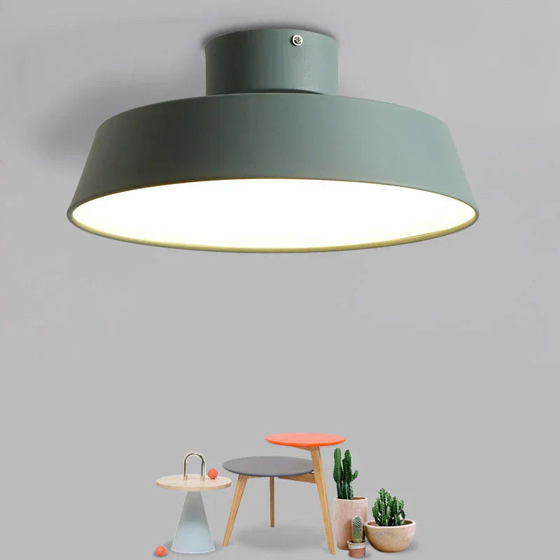Plafonnier LED rond fin nordique Nordia pour espaces de vie