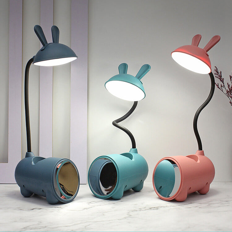 Kreslená kreativní LED stolní lampa ve tvaru králíka s dotykovým ovládáním a držákem na pero, napájená přes USB