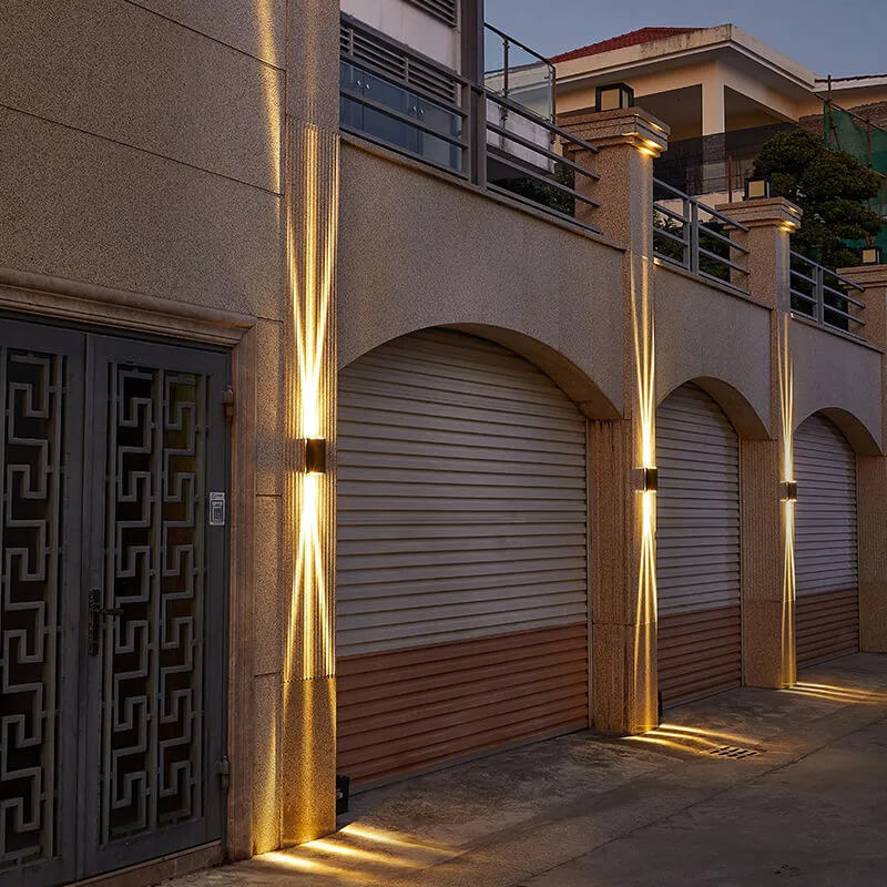 Luz Exterior Impermeable con Iluminación Ascendente y Descendente IP65 6W-10W 600-1000 Lúmenes