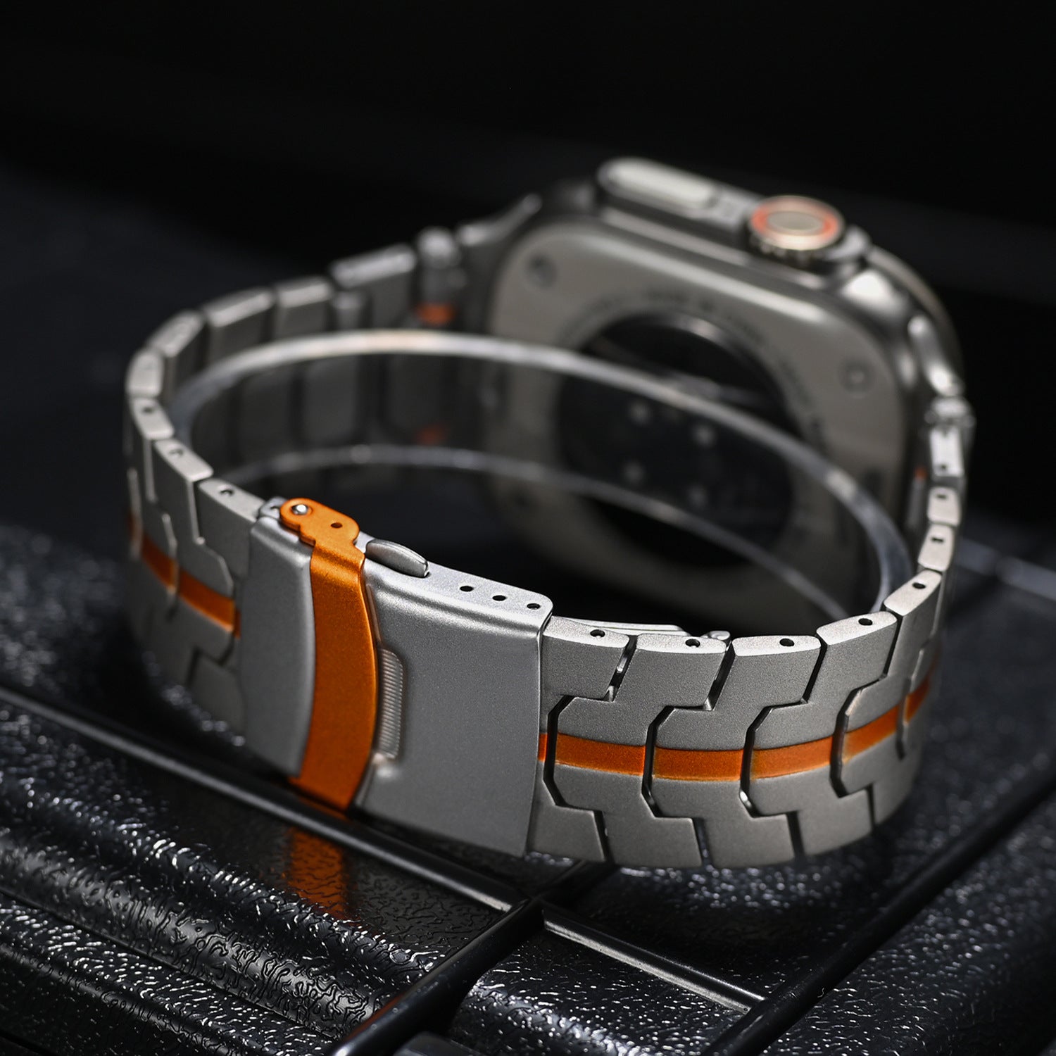 Cinturino a maglie in acciaio inox Aurora Forge per Apple Watch