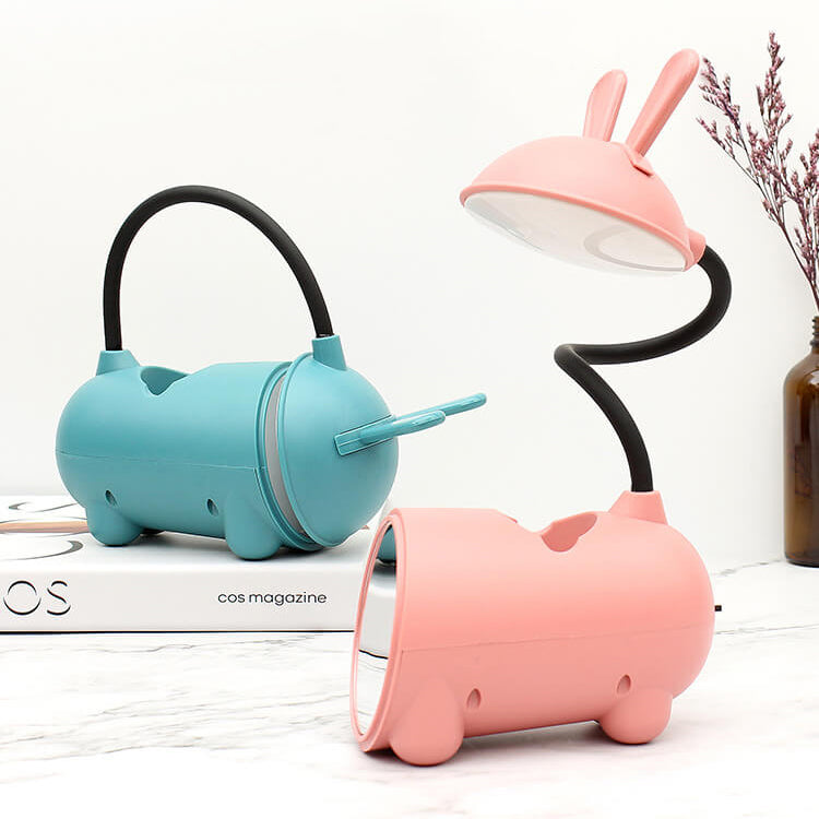 Kreslená kreativní LED stolní lampa ve tvaru králíka s dotykovým ovládáním a držákem na pero, napájená přes USB