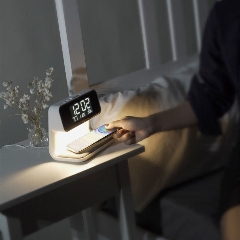Sveglia compatta ed elegante per il comodino con luce LED e ricarica wireless