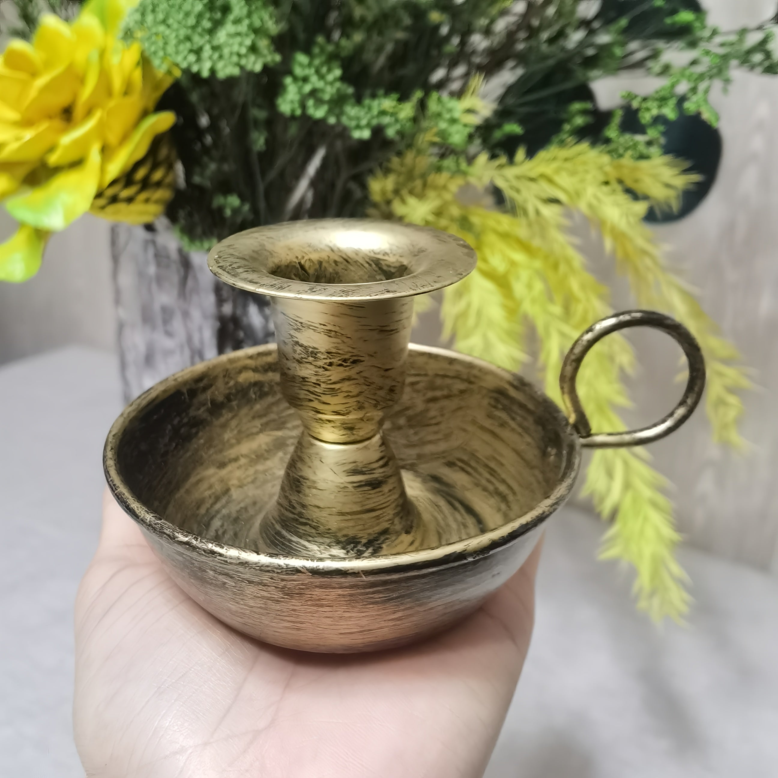 Nordique Iron Candle Holder In Vintage Deco Style For Tabletop