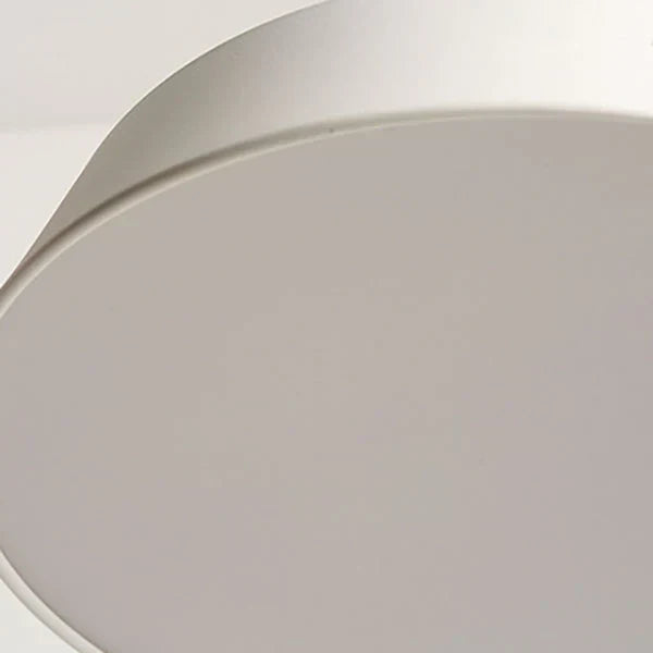 Plafonnier LED rond fin nordique Nordia pour espaces de vie
