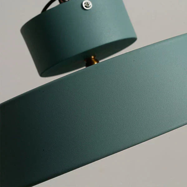 Plafonnier LED rond fin nordique Nordia pour espaces de vie