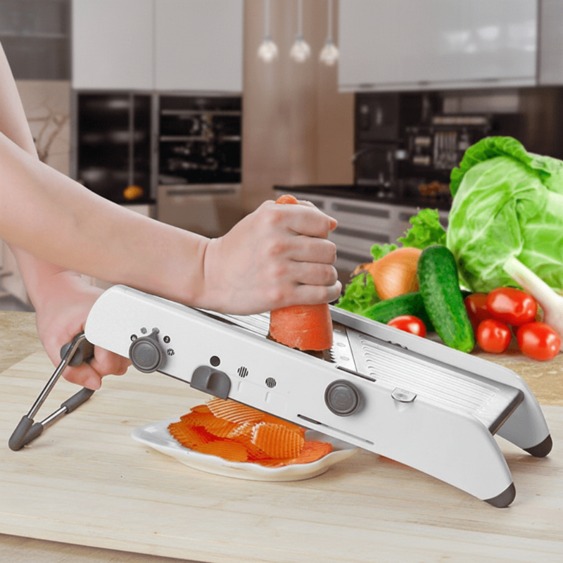 Kitchenwise 18-in-1 verstellbarer Mandolinenschneider aus Edelstahl