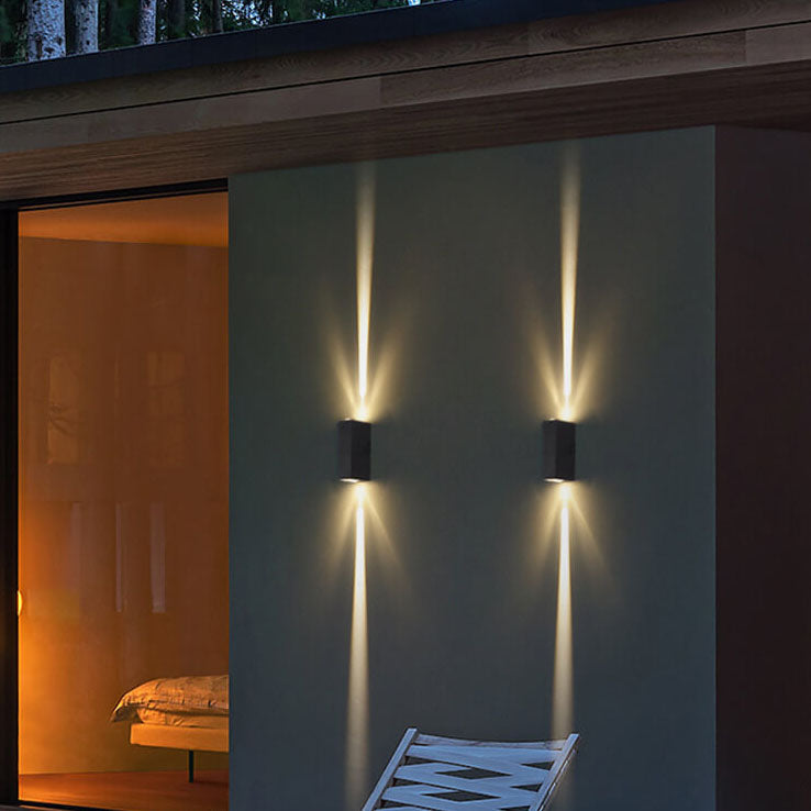 Luz Exterior Impermeable con Iluminación Ascendente y Descendente IP65 6W-10W 600-1000 Lúmenes