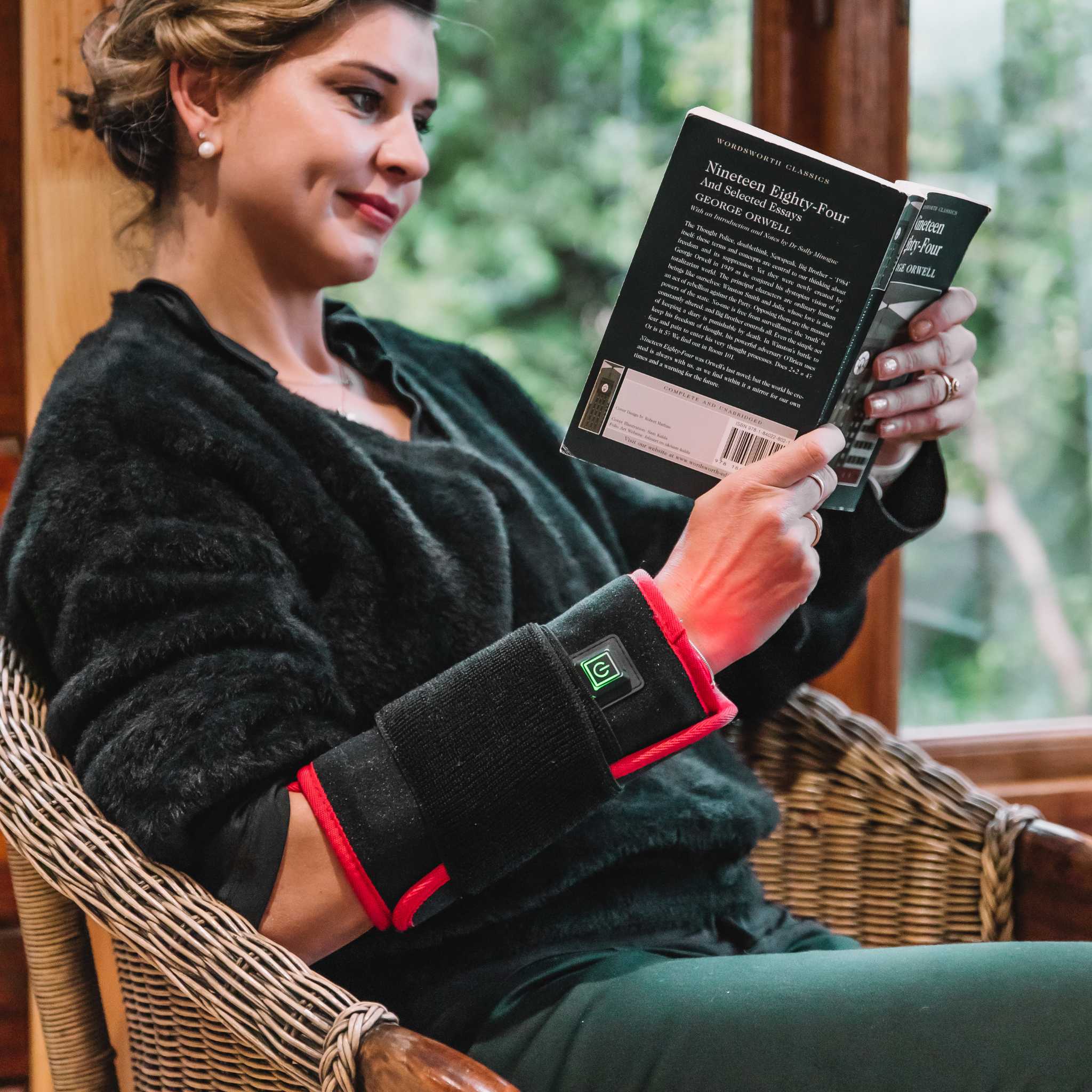 NovaGlow Cordless Infrared Light Wrap For Focused Comfort And Coverage