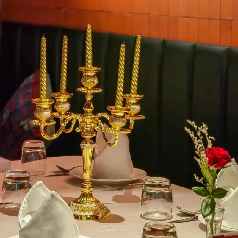 GildedNocturne Elegancki świecznik kandelabr do kominka Ponadczasowy uchwyt na świece