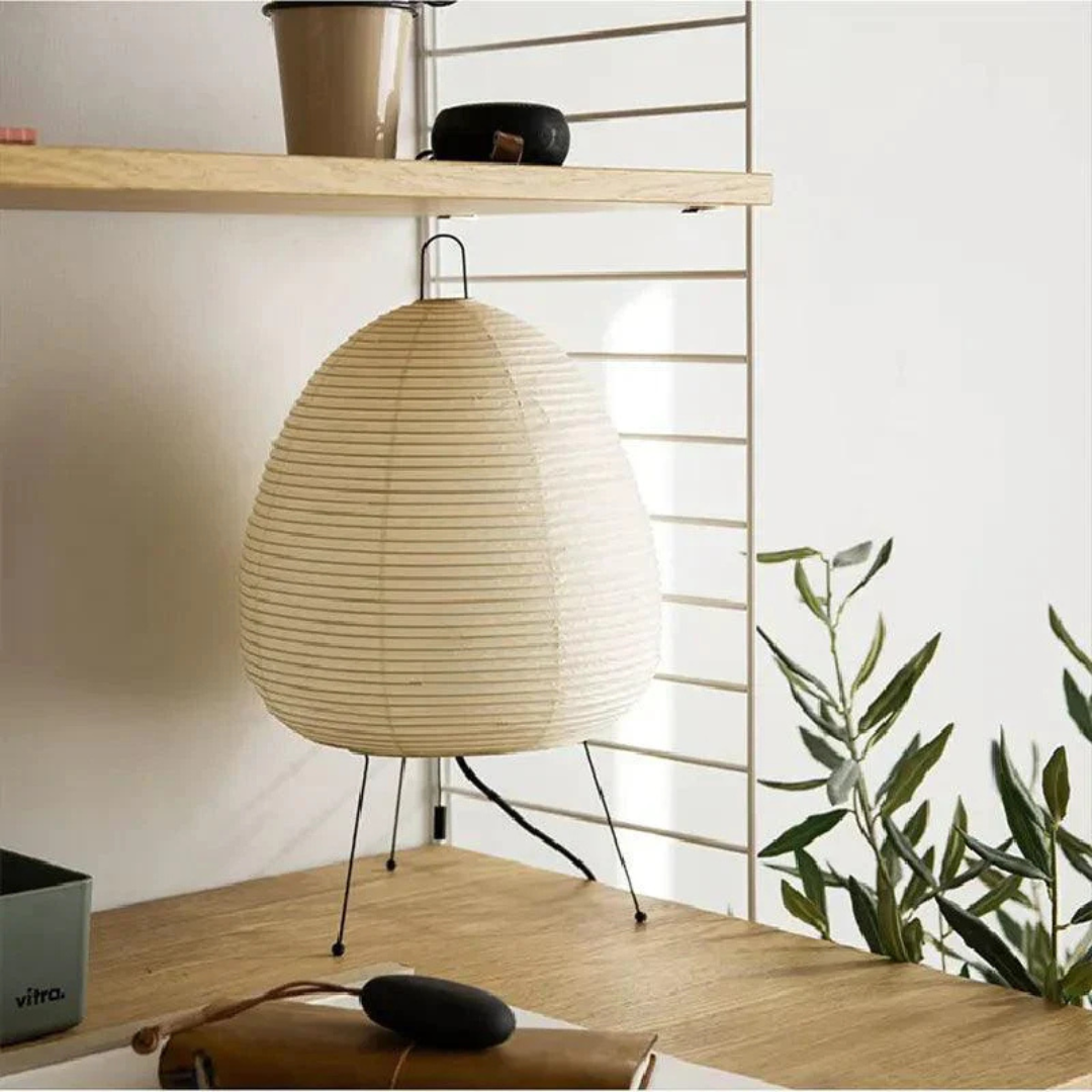 Lampadaire NovaNest avec abat-jour en papier de riz et cadre en bambou