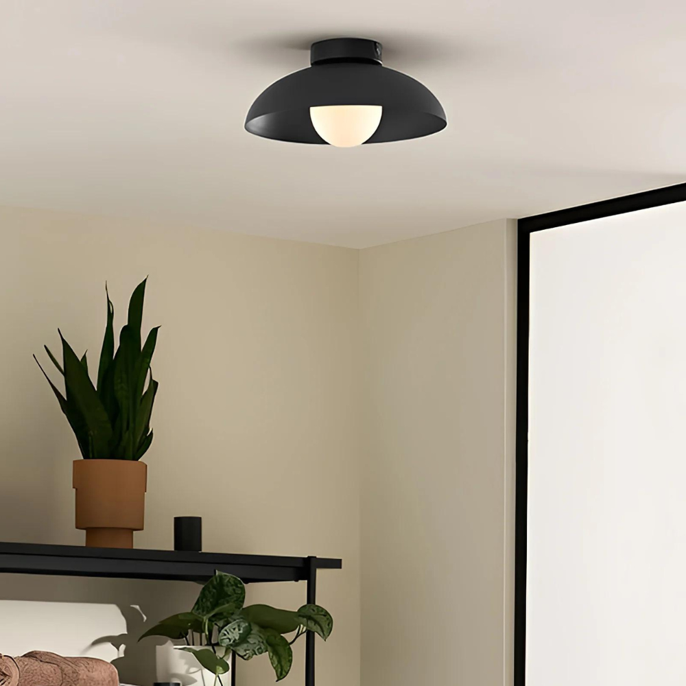 Lampada da soffitto moderna a LED in vetro con base dorata di LumaNova