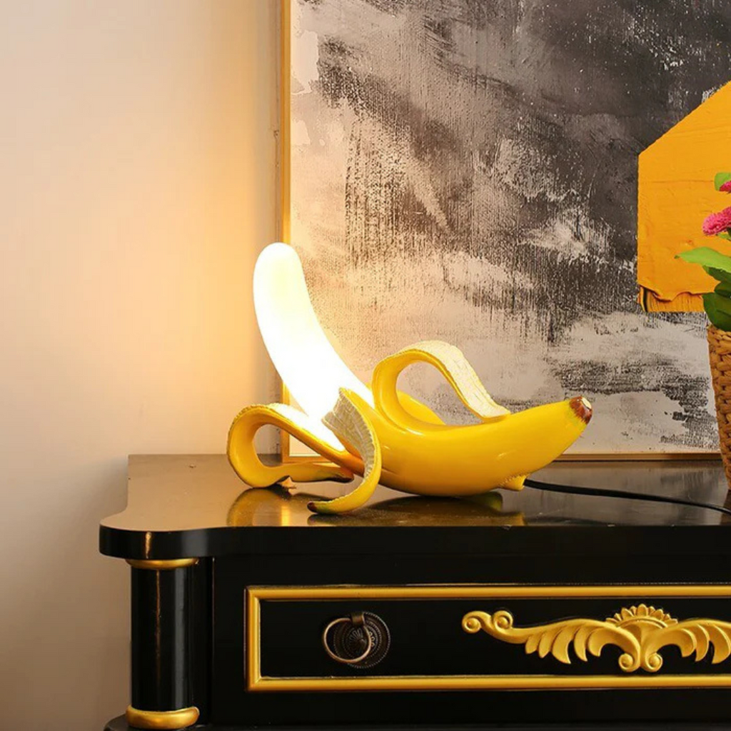 LumaBloom Bananenförmige Goldene LED-Tischlampe für Wohnkultur