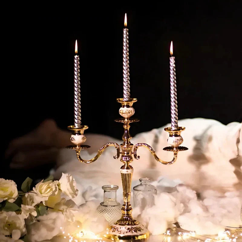 GildedNocturne Elegancki świecznik kandelabr do kominka Ponadczasowy uchwyt na świece