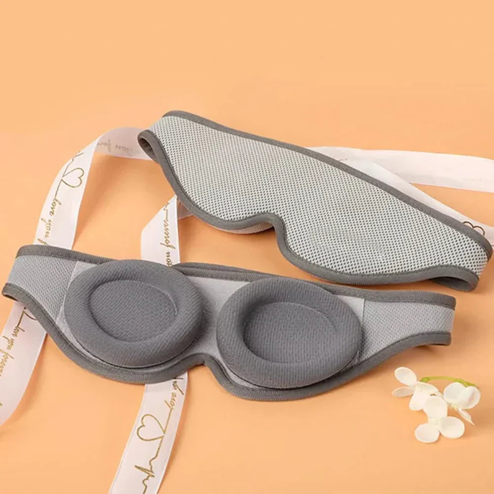 NovaRest 3D Sovemaske med Justerbare Øjenkopper for Maksimal Komfort til Rejsende