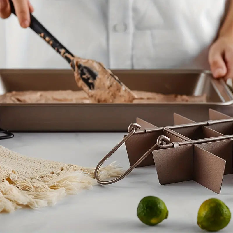 Livra tapadásmentes brownie sütő 18 szeletelős elválasztóval