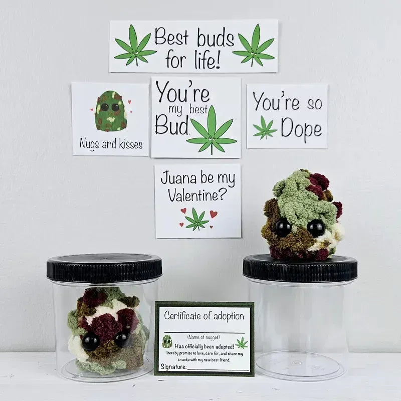 Adotta un peluche a forma di nugget di cannabis, un adorabile giocattolo da collezione.