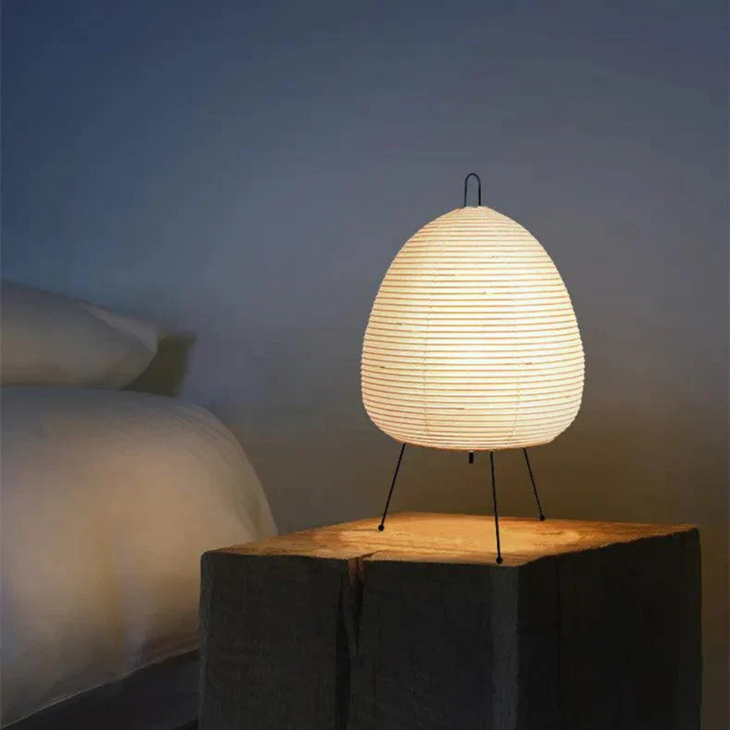 Lampadaire NovaNest avec abat-jour en papier de riz et cadre en bambou