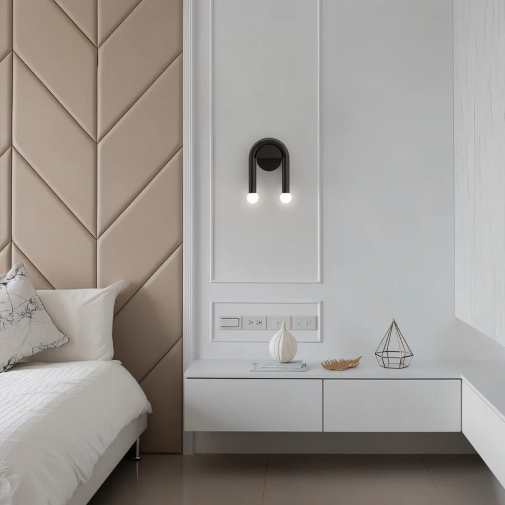 Lámpara de Pared LED Aurora Arch en Hierro Negro para Brillo Ambiental en Salas