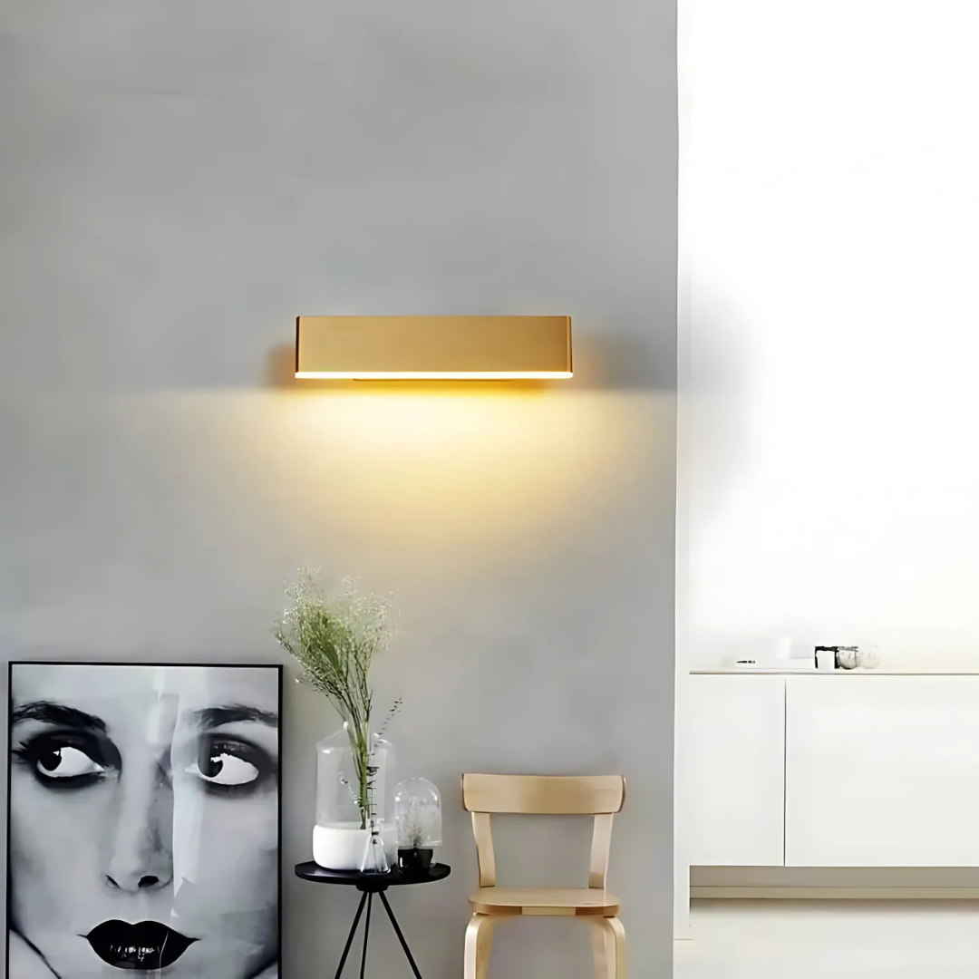 Lámpara de Pared LED Ajustable LumaNova con Cabezal Giratorio para Espacios Interiores
