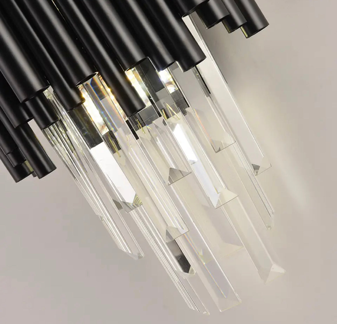 Collection de lustres en cristal Nova en finition noir mat