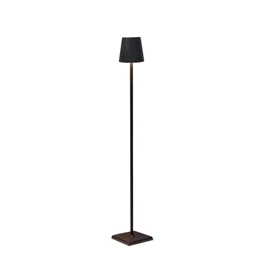 מנורת רצפה LED נורדית נטענת עם דימר LumaNova לשימוש פנימי וחצר