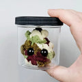 Adotta un peluche a forma di nugget di cannabis, un adorabile giocattolo da collezione.
