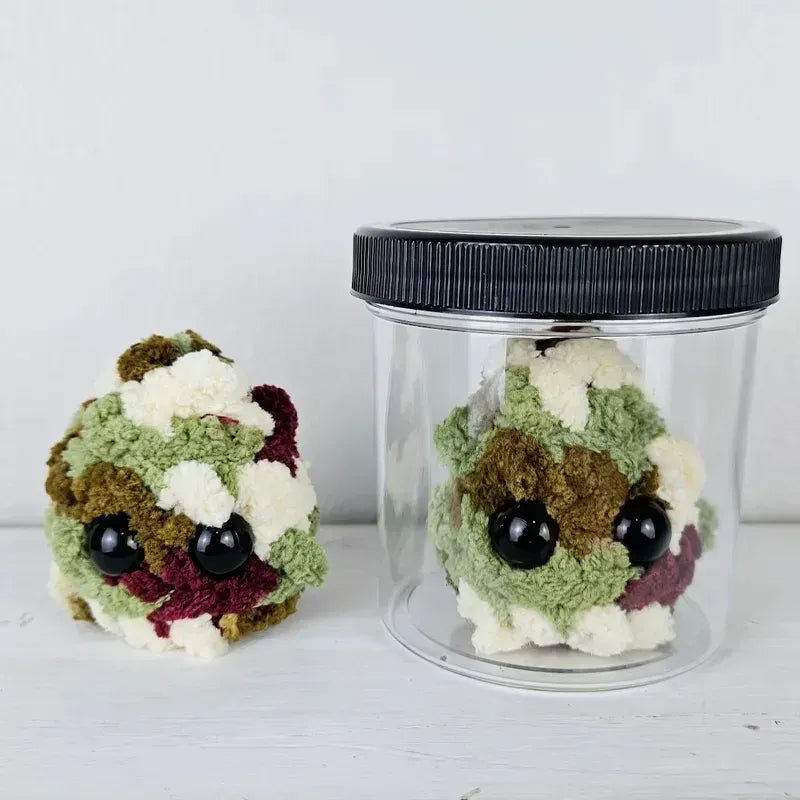 Adotta un peluche a forma di nugget di cannabis, un adorabile giocattolo da collezione.
