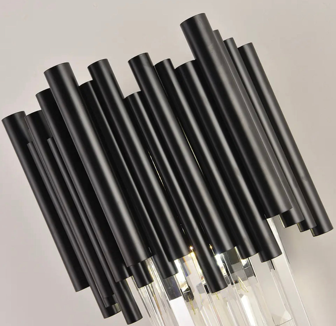 Collection de lustres en cristal Nova en finition noir mat