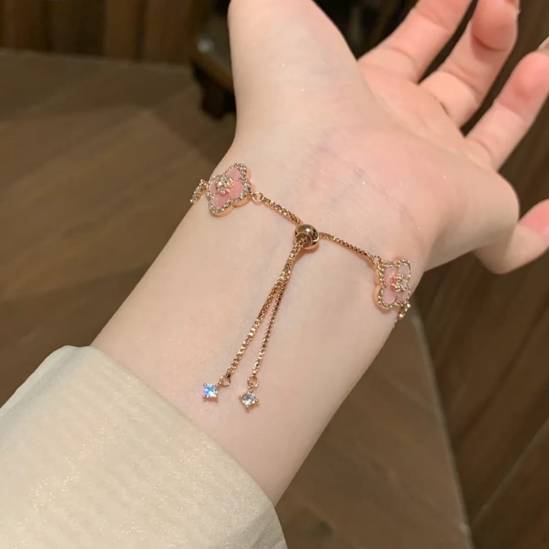 Nova Clover Bracelet With Clover Motif For Everyday Style