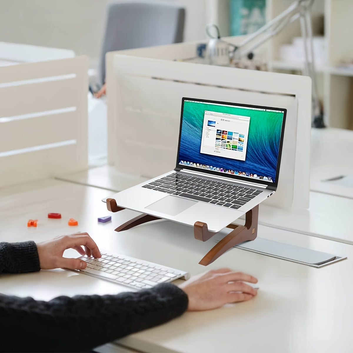 Ergonomický stojan na notebook Liftwood Pro s chlazením pro domácí kancelář
