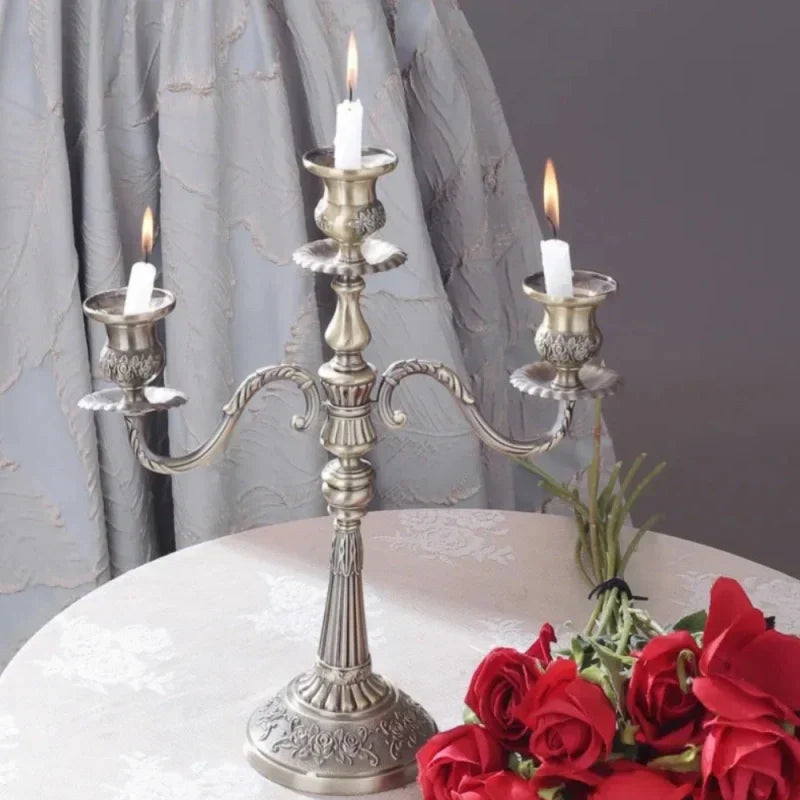 GildedNocturne Elegancki świecznik kandelabr do kominka Ponadczasowy uchwyt na świece