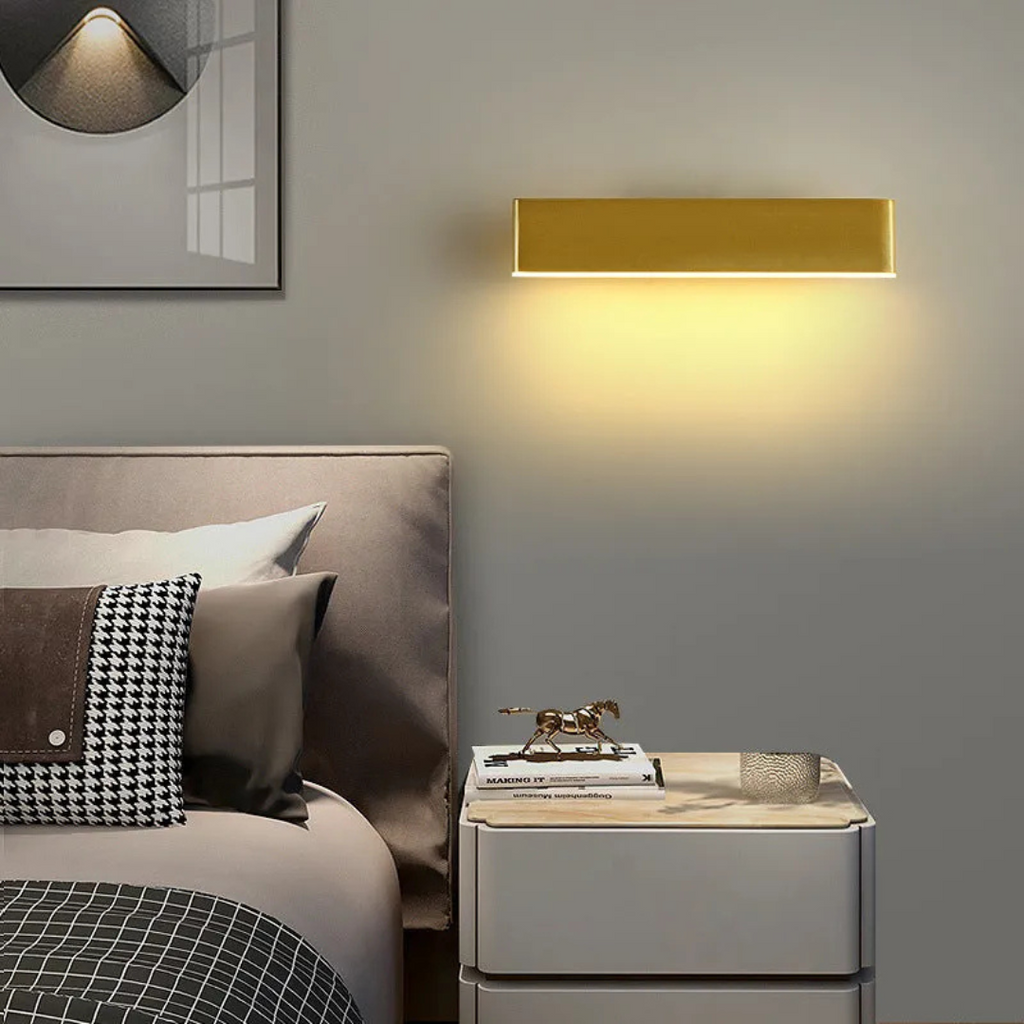 Lámpara de Pared LED Ajustable LumaNova con Cabezal Giratorio para Espacios Interiores