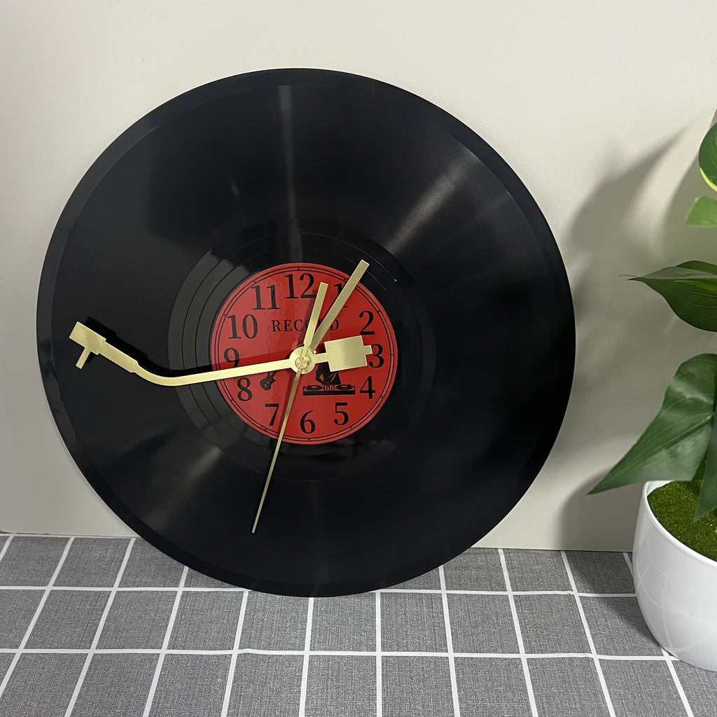Timetunes-retro vinyylilevyseinäkello hiljaisella koneistolla