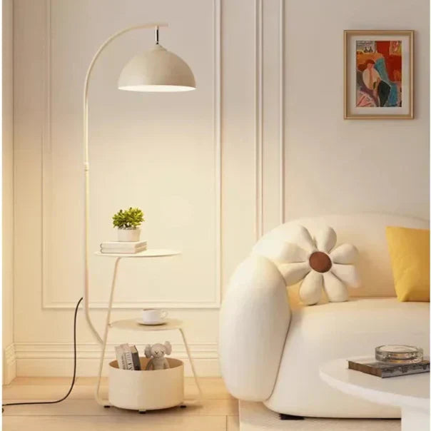Lampadaire NovaNook avec rangement intégré pour salons