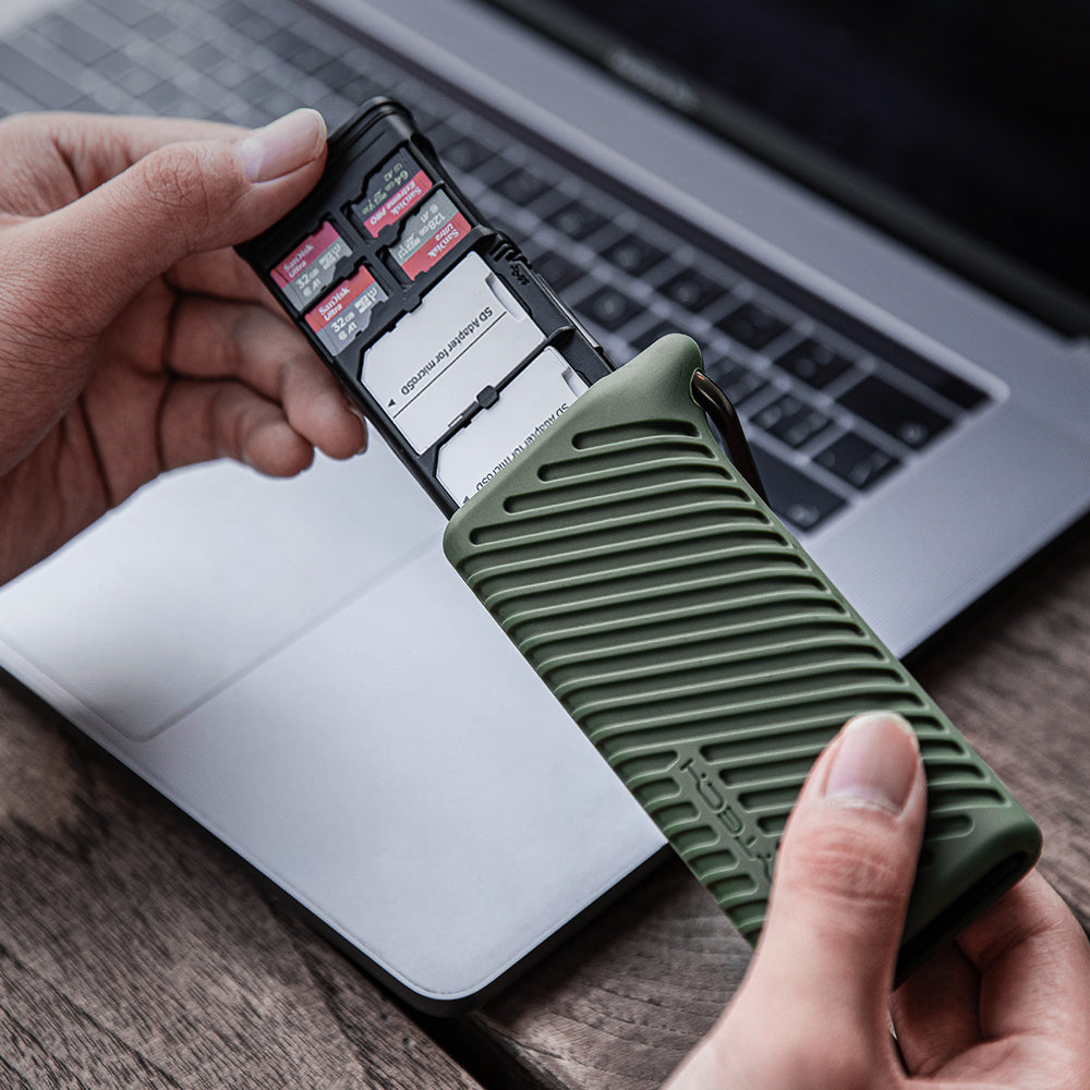 NovaForge Creators Pro Edition Fast Card Reader Organizer Case