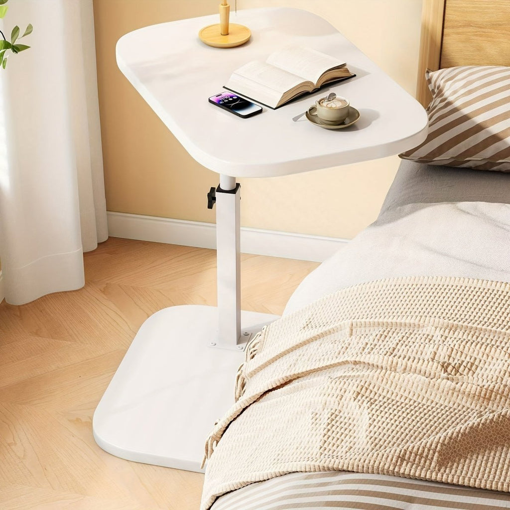 Mesa auxiliar Elara de altura ajustable con tapa de madera sobre estructura metálica para un estilo de vida moderno