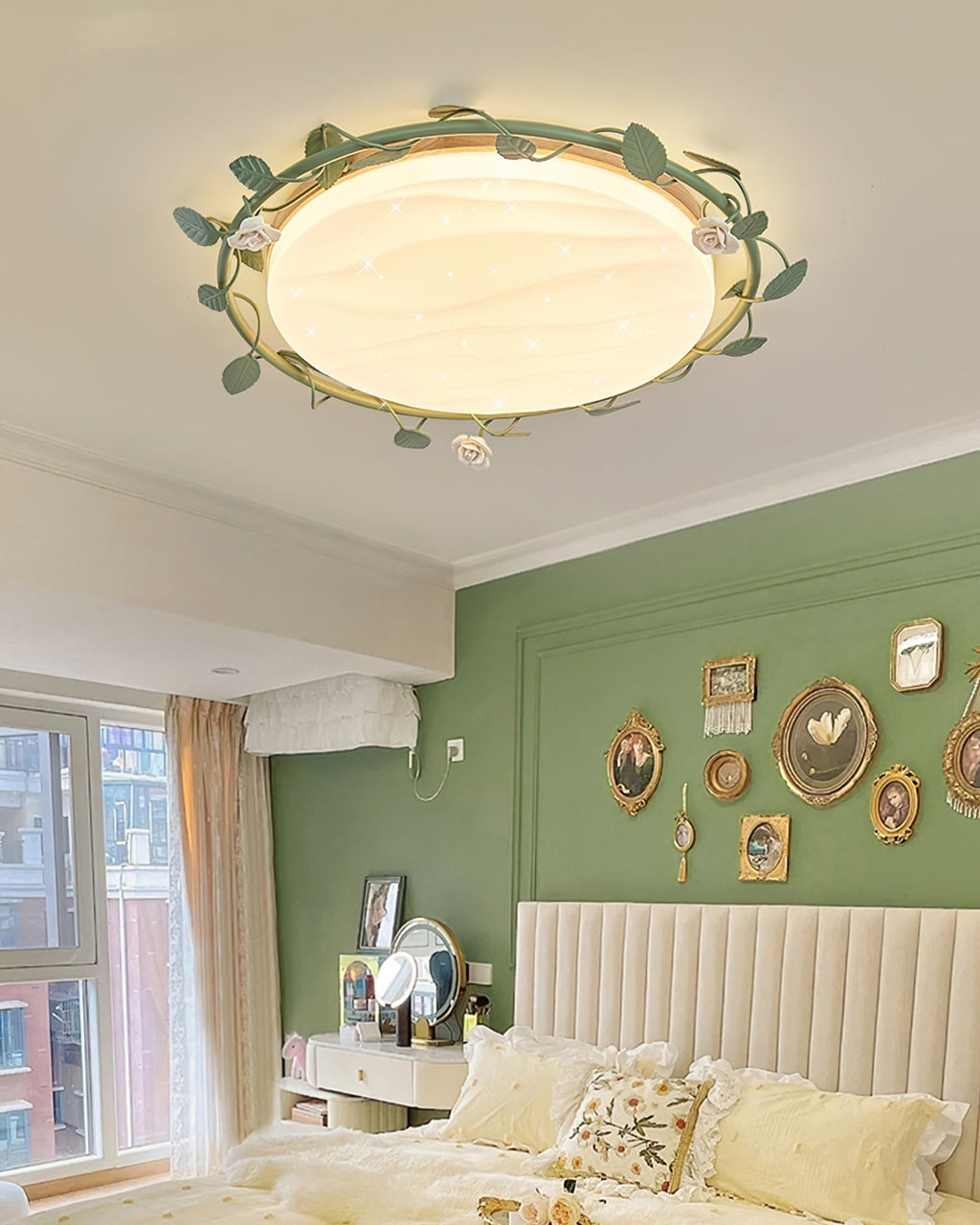 Elora romantische plafondlamp met rozenmotieven en groene accenten geïntegreerde LED-armatuur