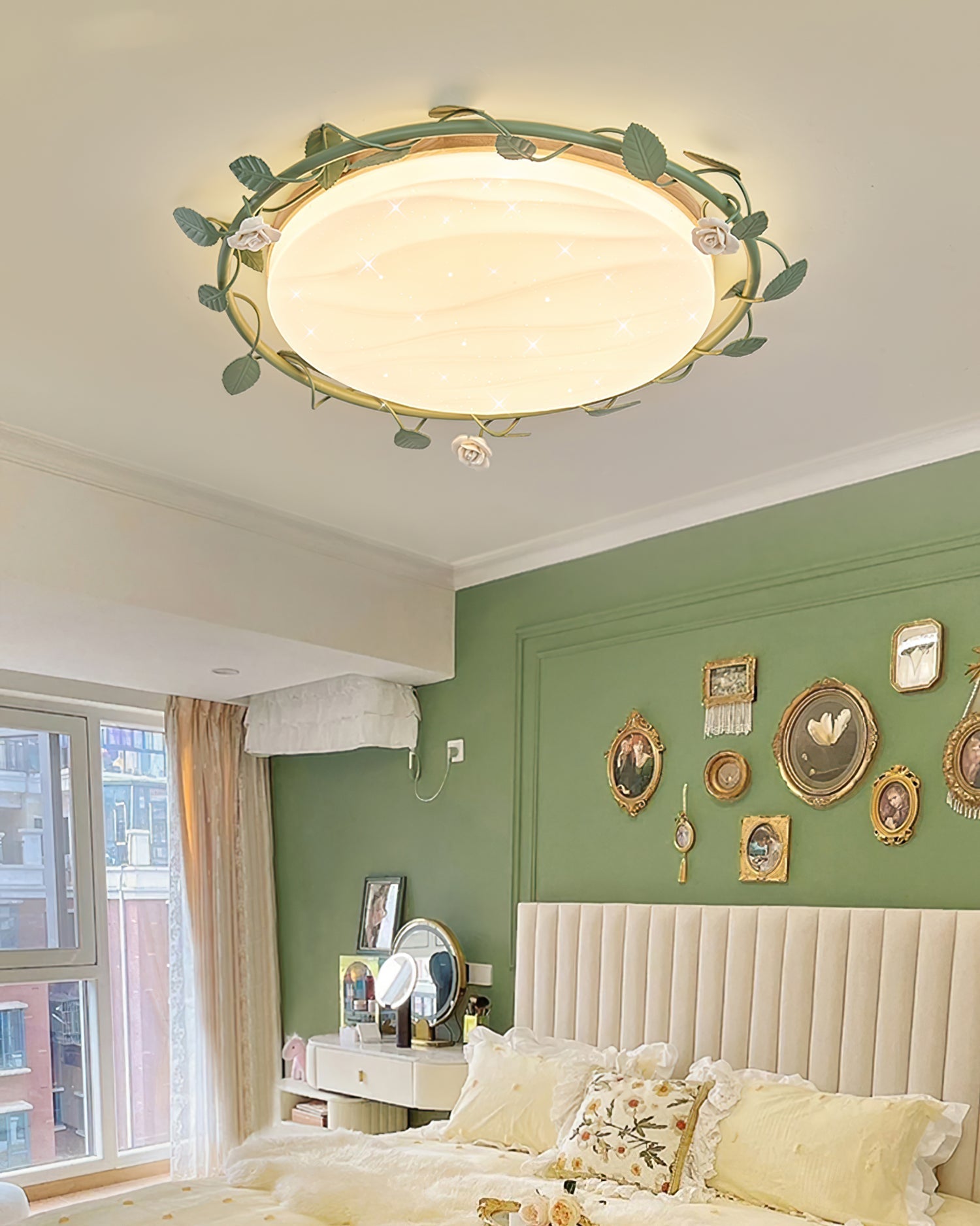 Elora romantische plafondlamp met rozenmotieven en groene accenten geïntegreerde LED-armatuur
