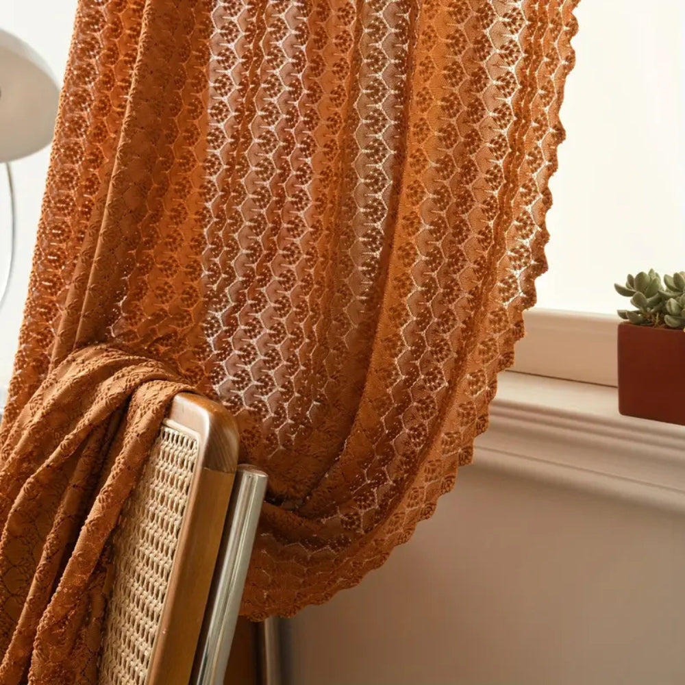 Amber Glow bohemisk virkad gardinpanel med ljusfiltrering