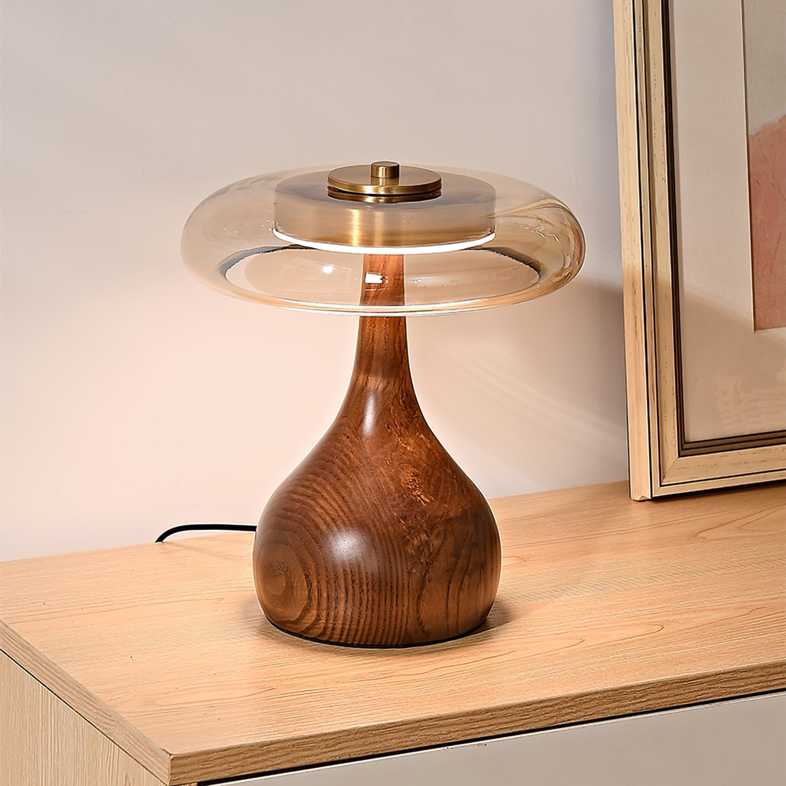 Lampe de table LED Atria en bois et laiton avec lumière d'ambiance tricolore