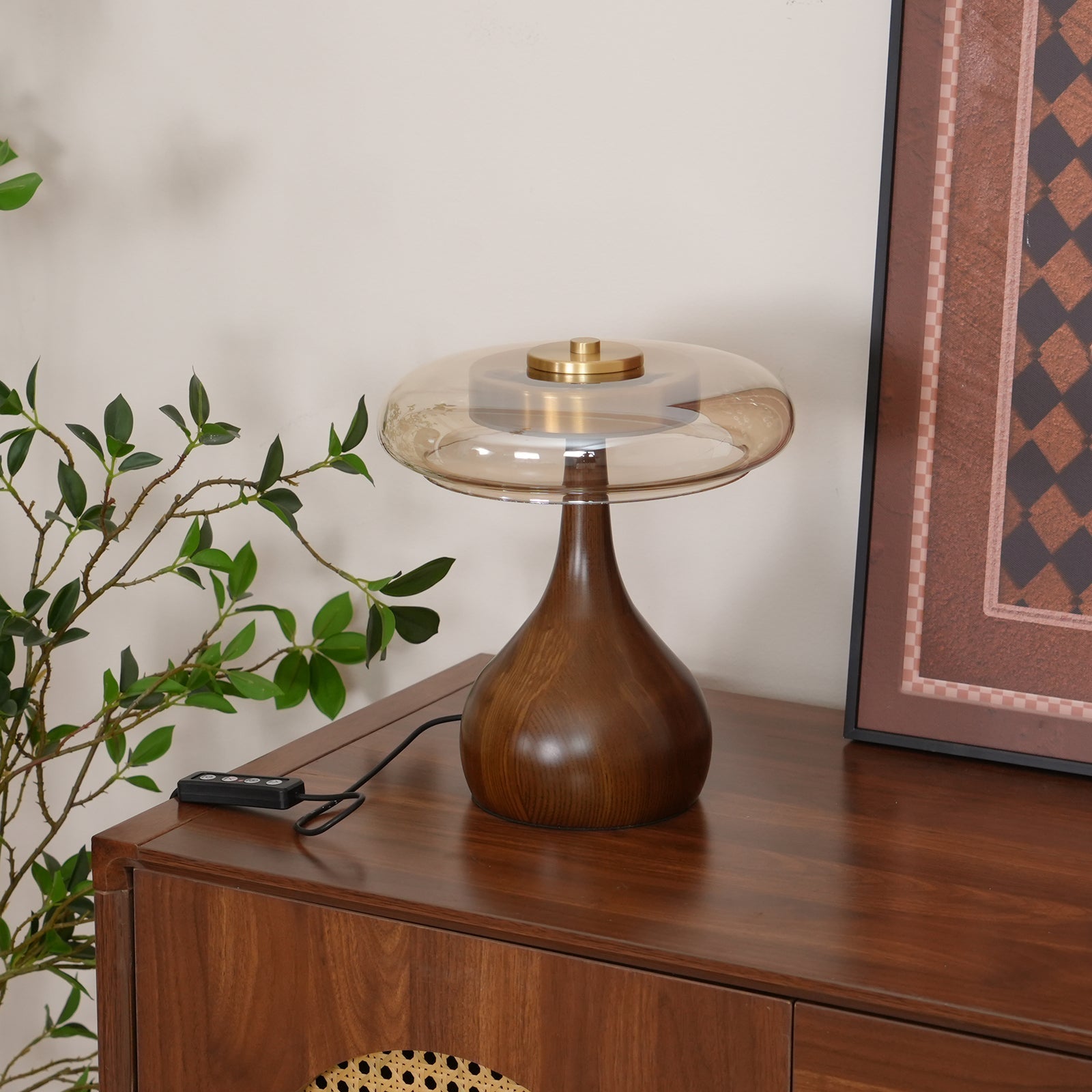 Lampe de table LED Atria en bois et laiton avec lumière d'ambiance tricolore