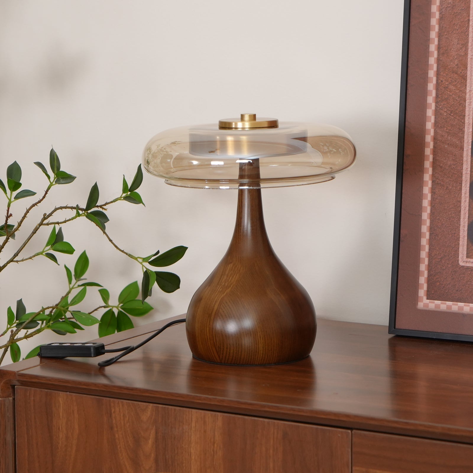 Lampe de table LED Atria en bois et laiton avec lumière d'ambiance tricolore