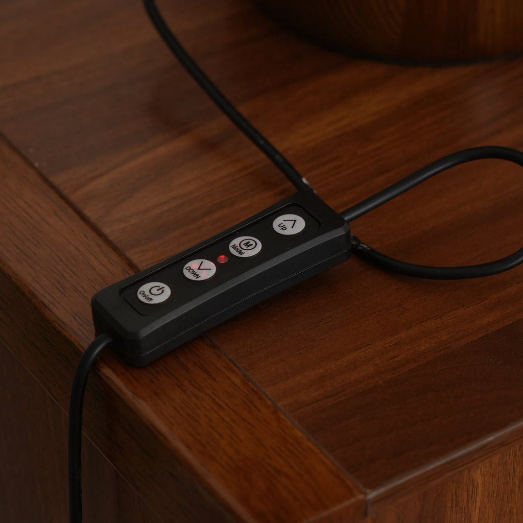 Lampe de table LED Atria en bois et laiton avec lumière d'ambiance tricolore