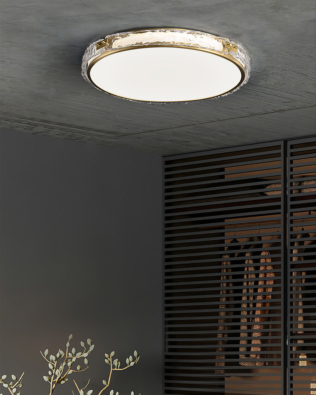 Lampa sufitowa Elara ze szkła w złotym wykończeniu od LumaCraft