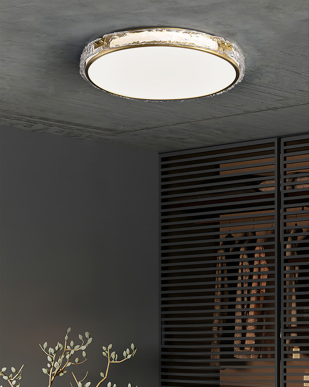 Lampa sufitowa Elara ze szkła w złotym wykończeniu od LumaCraft