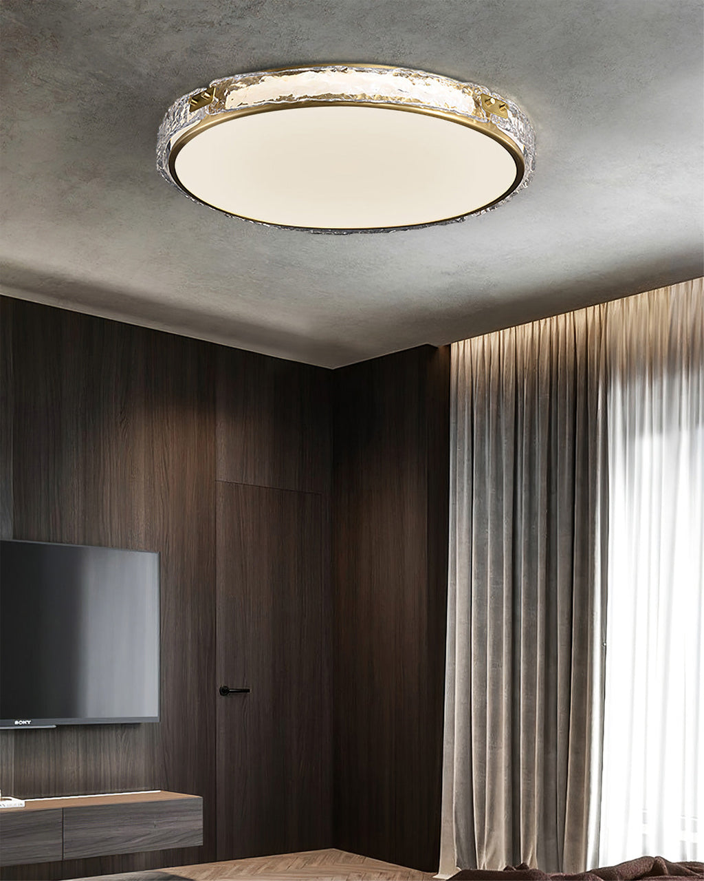 Lampa sufitowa Elara ze szkła w złotym wykończeniu od LumaCraft
