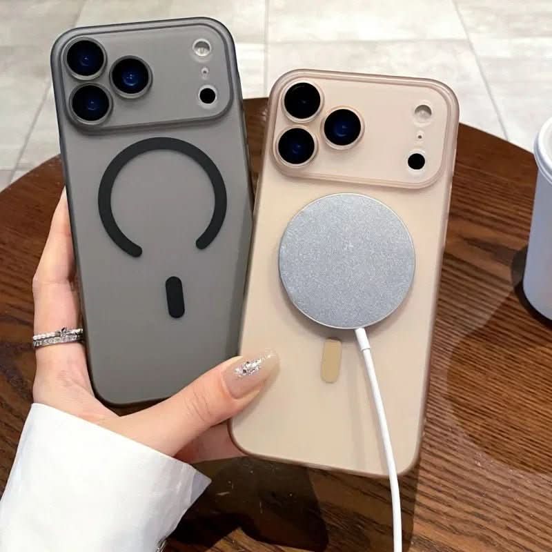 Funda NovaShield MagSafe para iPhone Ultra delgada, transparente, mate y sin costuras para minimalistas