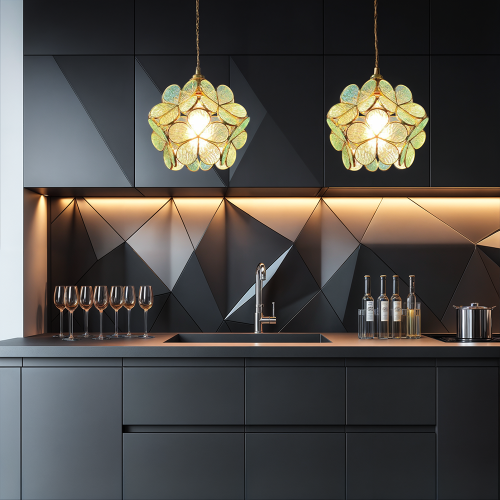 Liora Glass Pendellampe med Nordisk Blomstermotiv