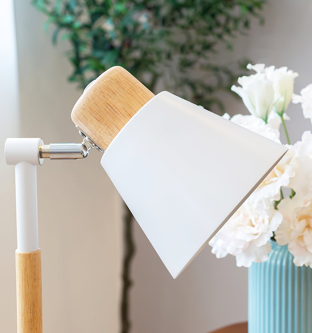 Nexa minimalistická bílá kovová stolní lampa s dřevěným stonkem a pevnou základnou