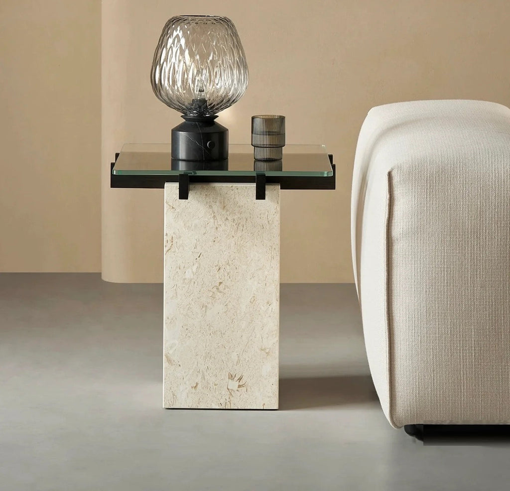 Candeeiro de Mesa em Vidro Acolchoado Luma com Base Suave em Mármore e Brilho Ambiente